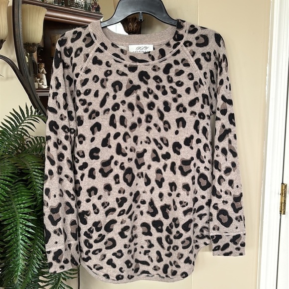 PLY 100% Cashmere Leopard Print Long Sleeve Sweater Crewneck Pullover Curved Hem - Picture 12 of 12